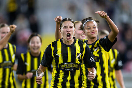 Tabby Tindell of Häcken celebrate the 1-0 goal with