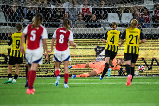 Goalkeeper Jennifer Falk of Häcken