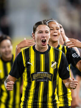 Tabby Tindell of Häcken celebrates