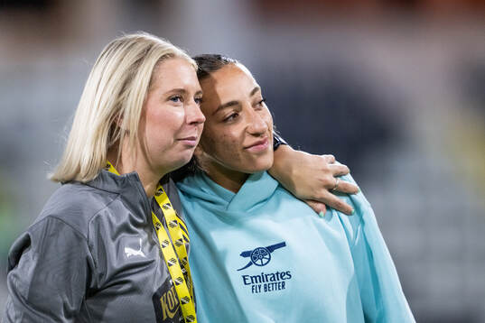 Physiotherapist Mikaela Johansson of Häcken with Rosa
