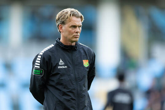 GAIS tränare Fredrik Holmberg innan  fotbollsmatchen i
