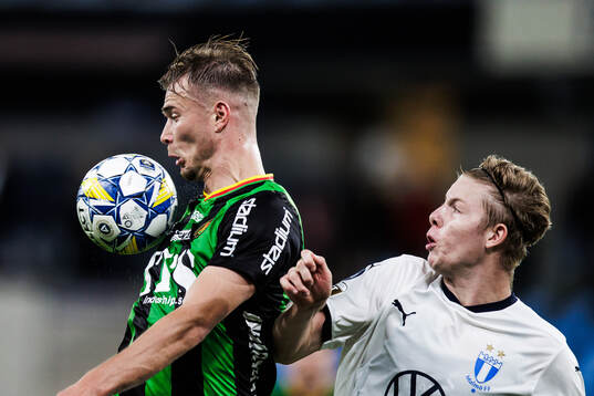 GAISs Alexander Ahl Holmström och Malmö FFs Nils