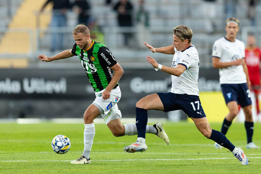 GAIS Gustav Lundgren och Malmö FFs Jens Stryger Larsen