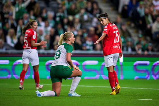 Cathinka Tandberg of Hammarby and Carole Costa of Benfica