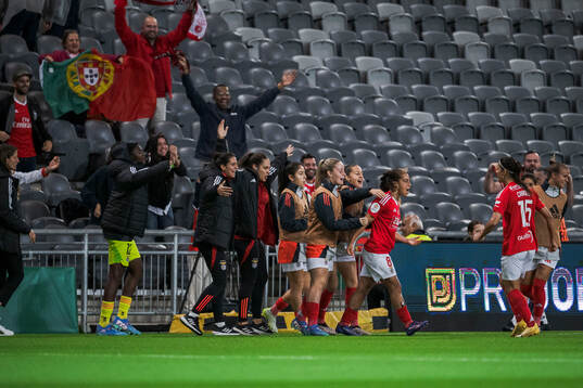 Andrea Norton of Benfica celebrates