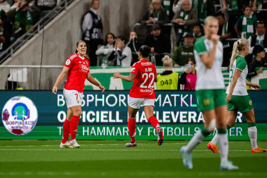 Cristina Martin-Prieto of Benfica celebrates the 1-1 goal