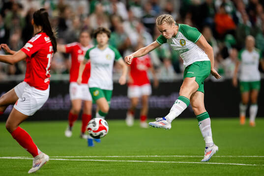 Julie Blakstad of Hammarby scores the 1-0 goal
