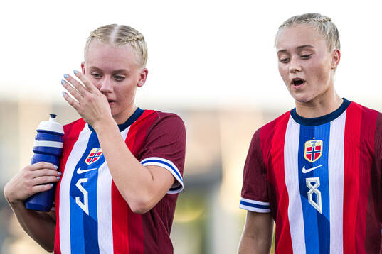 Lea Brandstadmoen Ellingsen and Tomine Enger of Norway