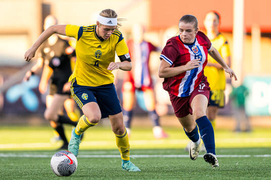 Roos Huitzing of Sweden and Heidi Steinsbø Halbmayr of