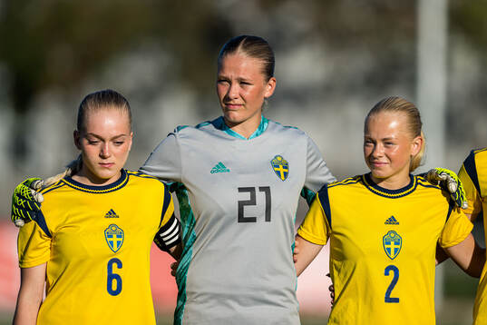 Doris Petz, Hanna Karlsson and Sally Nylén of Sweden