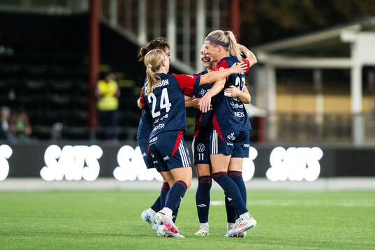 Bläddra bland fler bilder av Fotboll, Damallsvenskan, Rosengård - Växjö DFF