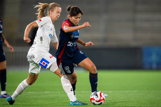 FC Rosengårds Momoko Tanikawa och Växjö DFFs Elin Nilsson