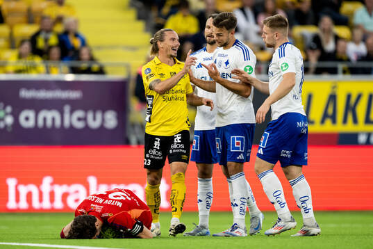 Elfsborgs Niklas Hult i diskussion med IFK Norrköpings