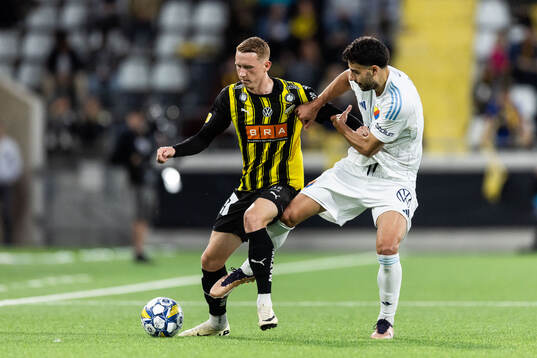 Häckens Julius Lindberg och Djurgårdens Deniz Hummet