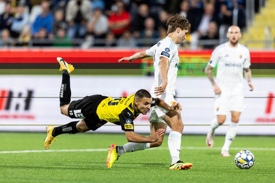 Häckens Ali Youssef och Djurgårdens Miro Tenho