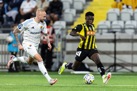 Djurgårdens Adam Ståhl och Häckens Zeidane Inoussa