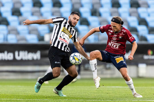 Landskronas Edi Sylisufaj och Örgrytes Charlie Vindehall