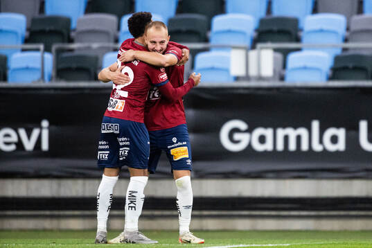 Örgrytes Tobias Sana och Amel Mujanic jublar