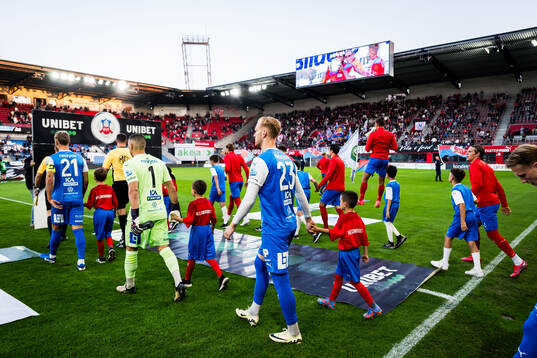 Spelarna gör entré