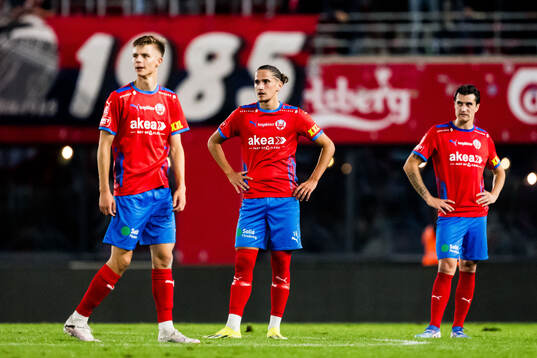Helsingborgs Adrian Svanbäck och Ervin Gigovic deppar
