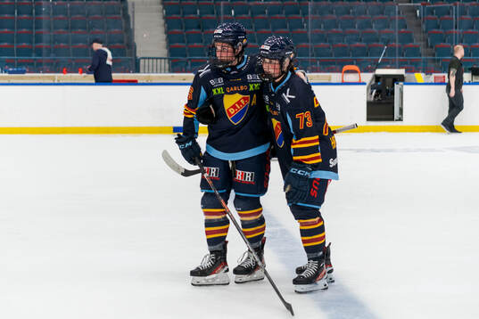 Djurgårdens Linda Vocetkova och Hana Haasova deppar