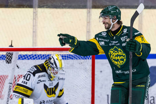 Björklövens Gustav Possler jublar