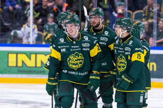 Björklövens Linus Cronholm jublar