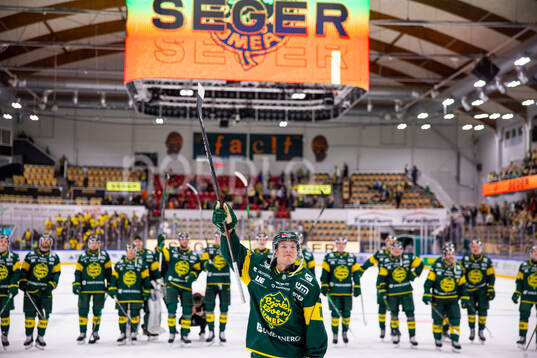 Björklövens Axel Ottosson jublar