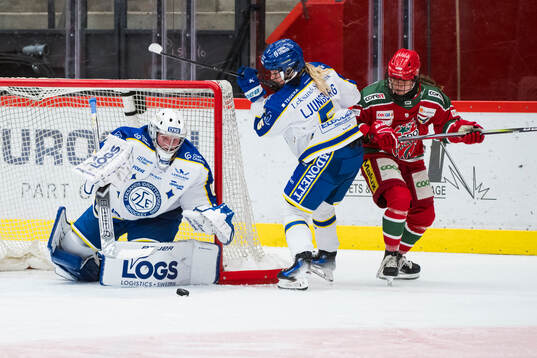 Leksands målvakt Ellen Jonsson och Hilda Ljungberg