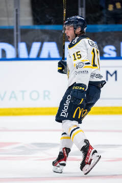 Södertäljes Albin Carlson jublar