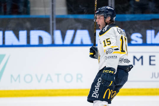 Södertäljes Albin Carlson jublar