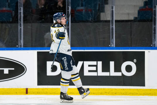 Södertäljes Carter Souch jublar