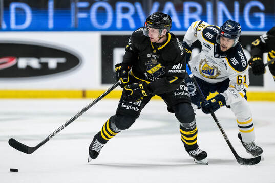 AIKs Filip Windlert och Södertäljes Miikka Pitkänen