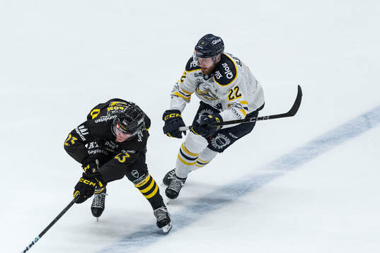 AIKs Oliver Tärnström och Södertäljes Jacob Bjerselius