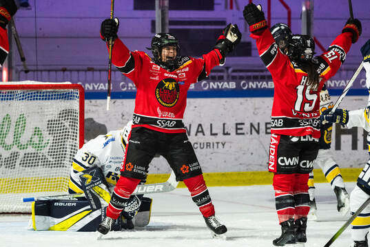 Luleås Erica Rieder jublar
