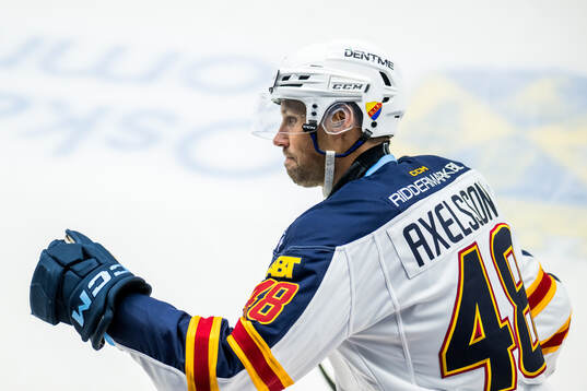 Djurgårdens Dick Axelsson jublar