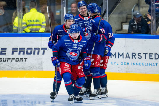 Oskarshamns Niclas Burström jublar