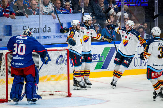 Djurgårdens Albin Grewe jublar