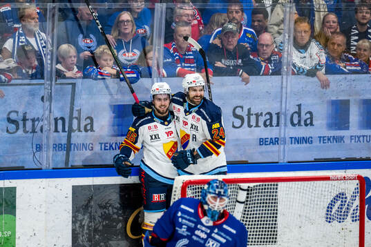 Djurgårdens Albin Grewe och Ludvig Rensfeldt jublar