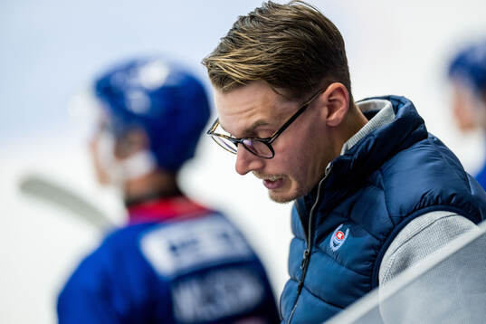 Oskarshamns assisterande tränare Albin Blomqvist deppar