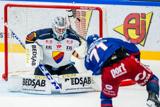 Djurgårdens målvakt Viktor Andrén och Oskarshamns Filip