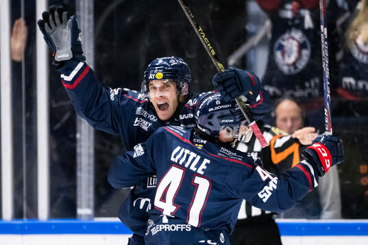 Linköpings Patrick Russell och Broc Little jublar