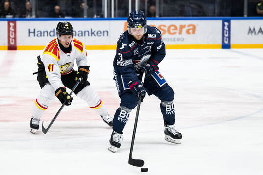 Brynäs Greg Scott och Linköpings Linus Hultström