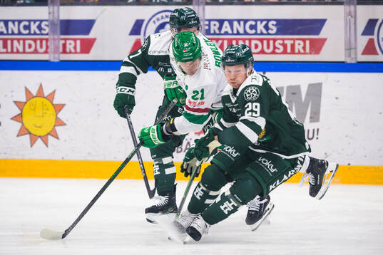 Rögles Henry Bowlby och Färjestads Oskar Steen