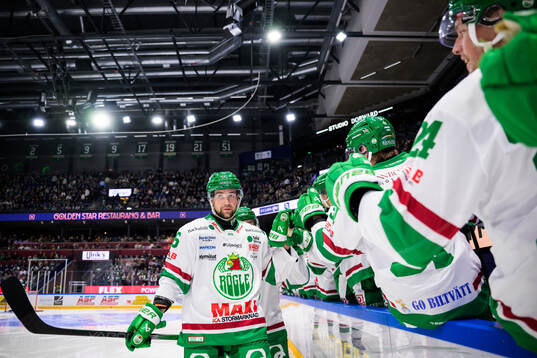 Rögles Lukas Ekeståhl-Jonsson jublar