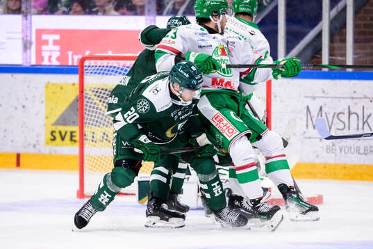 Färjestads Marcus Westfält och Rögles Josh Dickinson