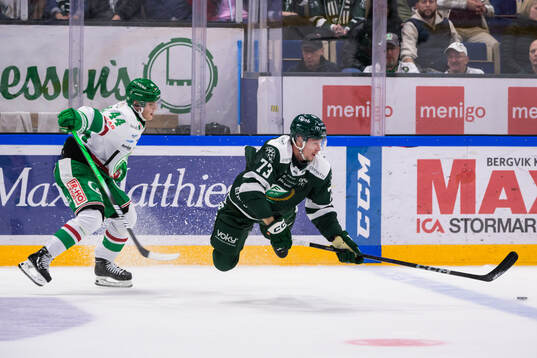 Rögles Jacob Peterson och Färjestads Adam Ollas Mattsson