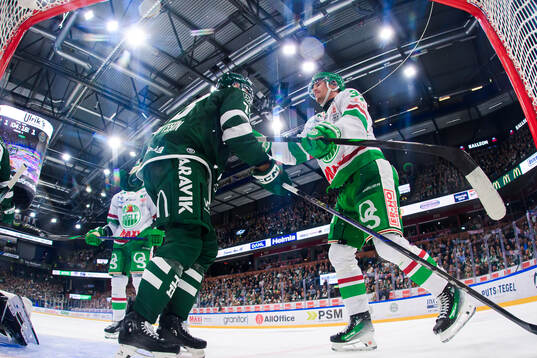 Färjestads Adam Ollas Mattsson och Rögles Albin Sundsvik