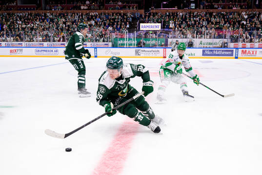 Färjestads Oskar Steen och Rögles Leon Bristedt