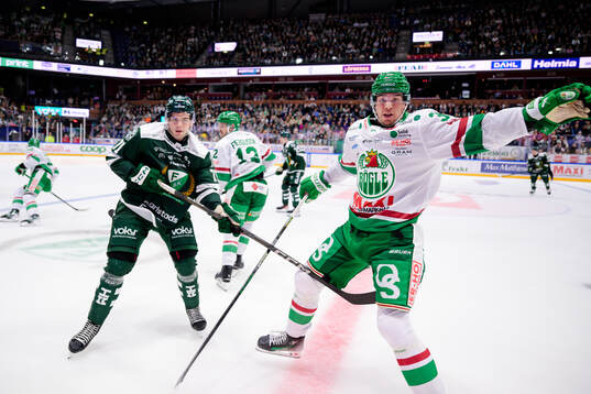 Färjestads Viktor Lodin och Rögles Albin Sundsvik